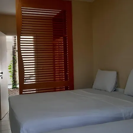 2000 Hotel 3*