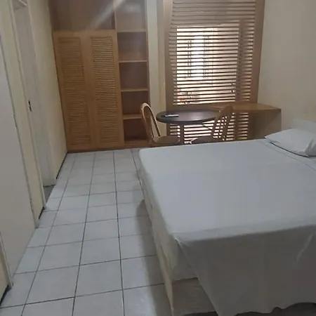 2000 Hotel